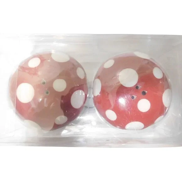 Mushroom Cotton Pot Holder(8"x9") RED & WHITE with salt & Pepper Shaker set - Picture 6 of 8